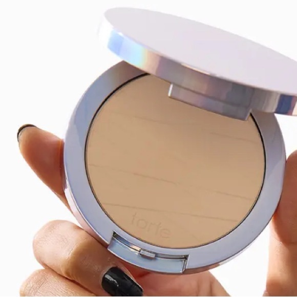 TARTE Face Tape Pressed Powder in 20S Light Sand (light warm, golden undertones) - Picture 1 of 8